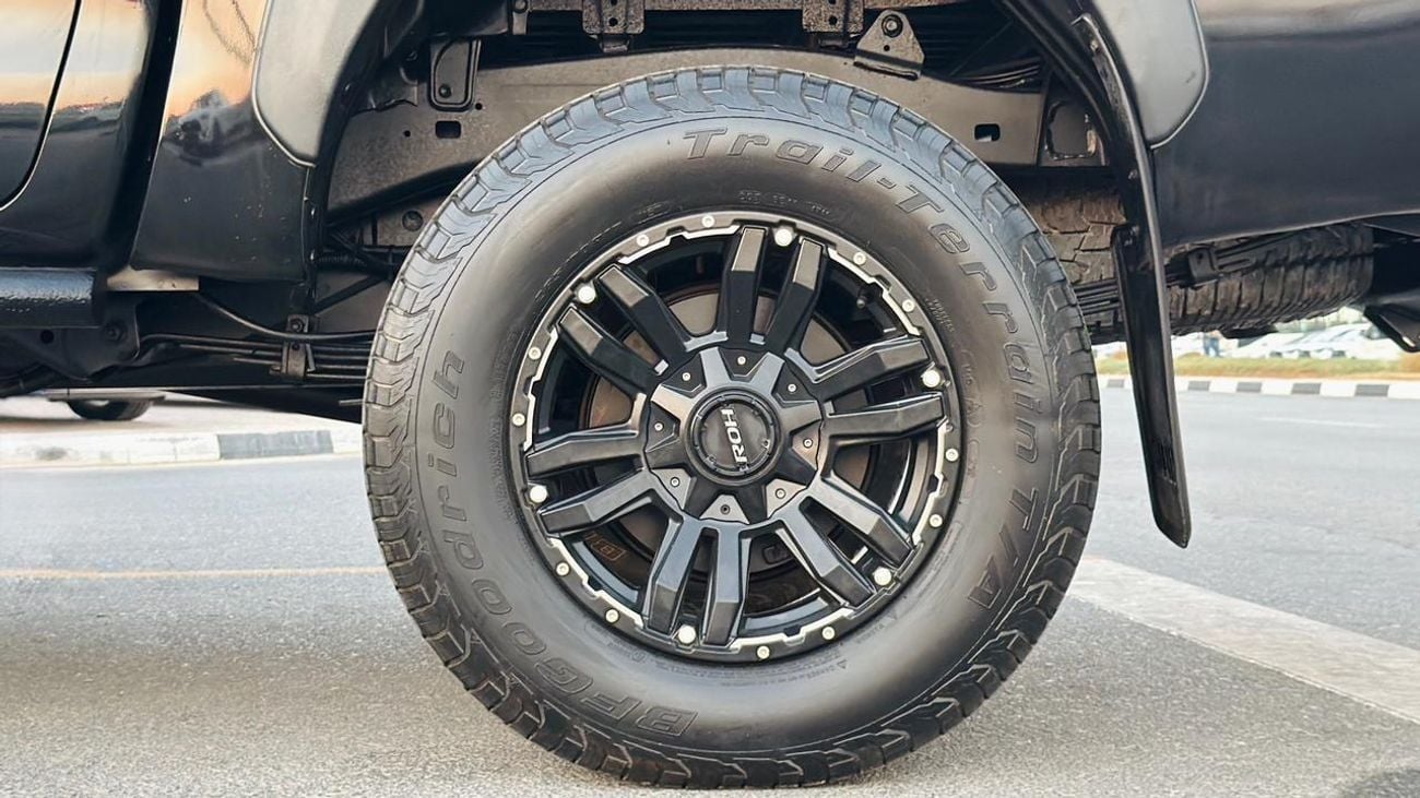 Toyota Hilux HEAVY OFF ROAD MODIFIED | BULL BAR WITH FOCUSED LIGHTS | DOUBLE CABIN | POWER SEATS | AUTO | 2020