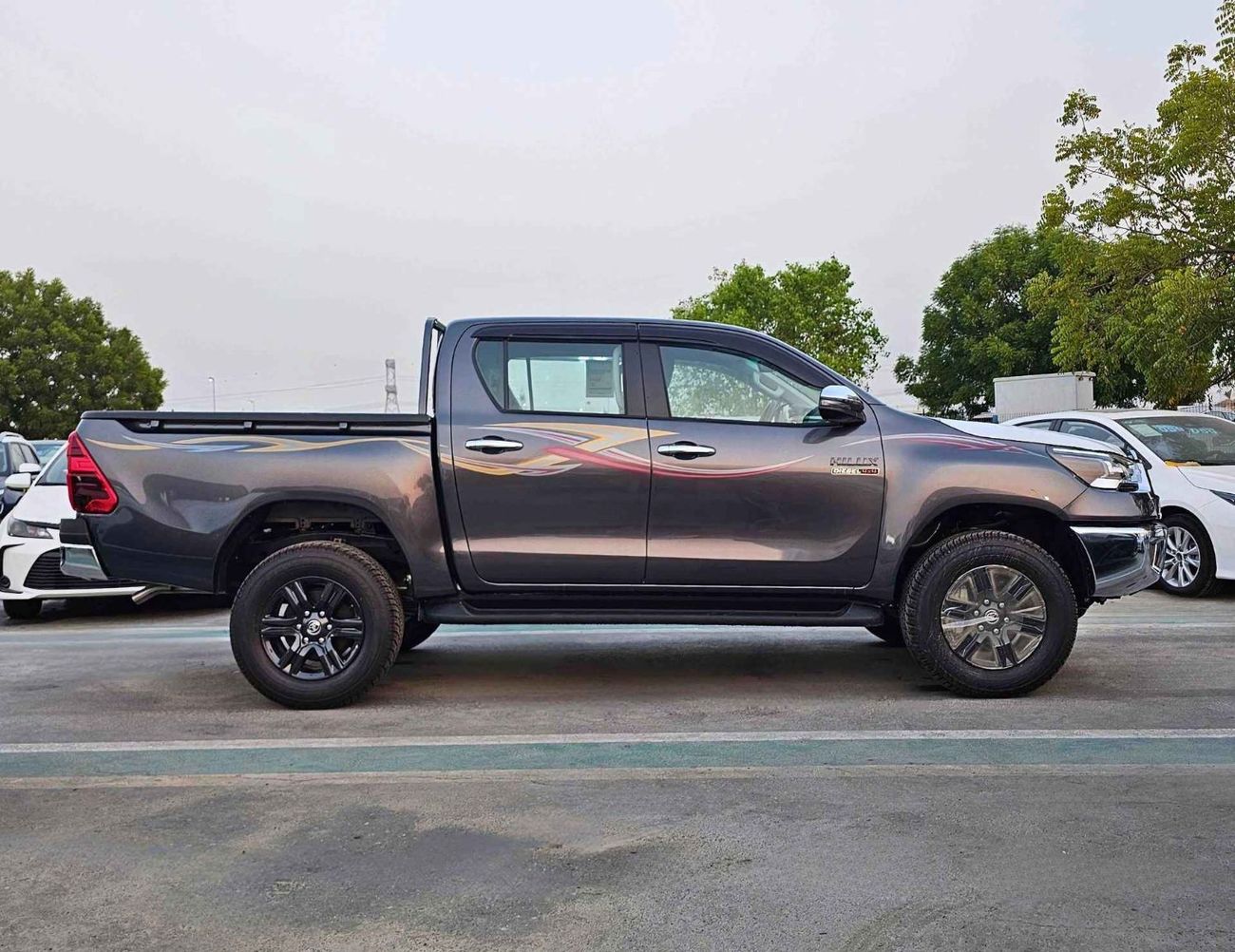 تويوتا هيلوكس SR5 WIDE BODY / DOUBLE CABIN / 2.4L DIESEL A/T 4WD / BLIND SPOT / OVER FENDER / DIFF LOCK (CODE#HDAH