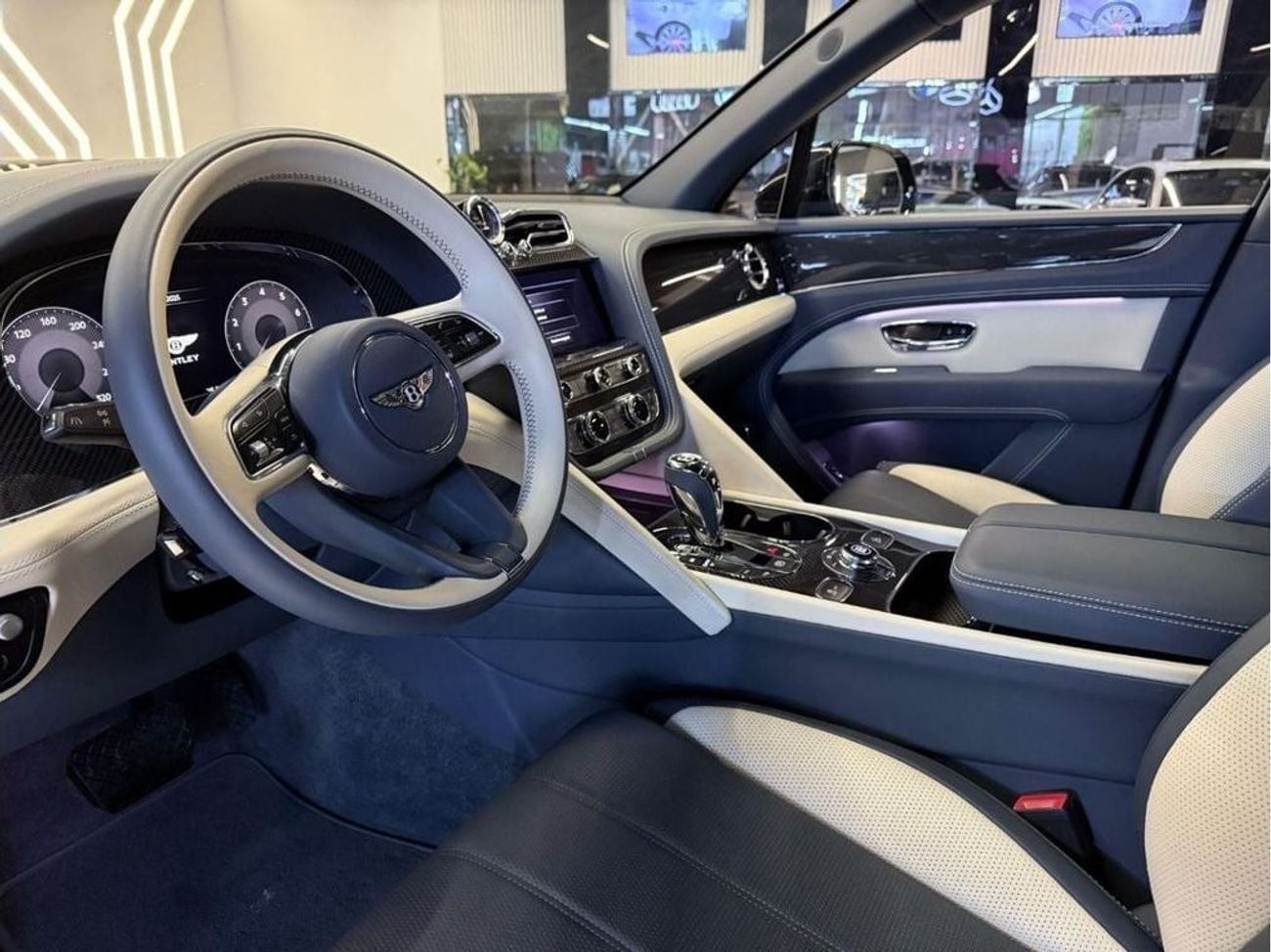 بنتلي بينتايجا 2022 BENTLEY BENTAYGA S V8 /GCC/ DEALER WARRANTY AND SERVICES