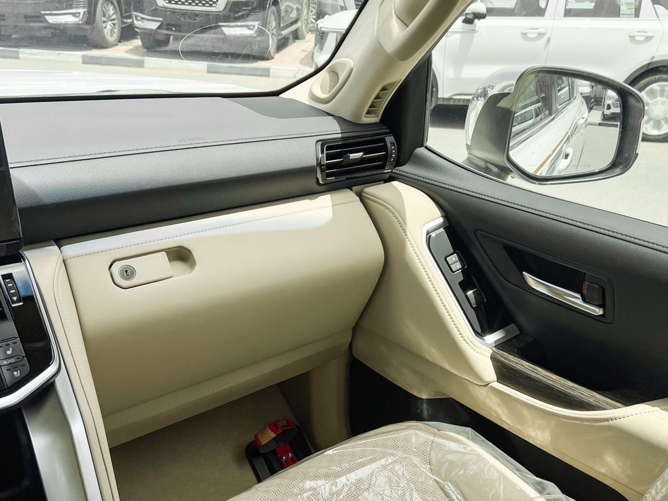 Toyota Land Cruiser EXPORT ONLY - Toyota LC300 VXR 4.0L (GCC Specification)