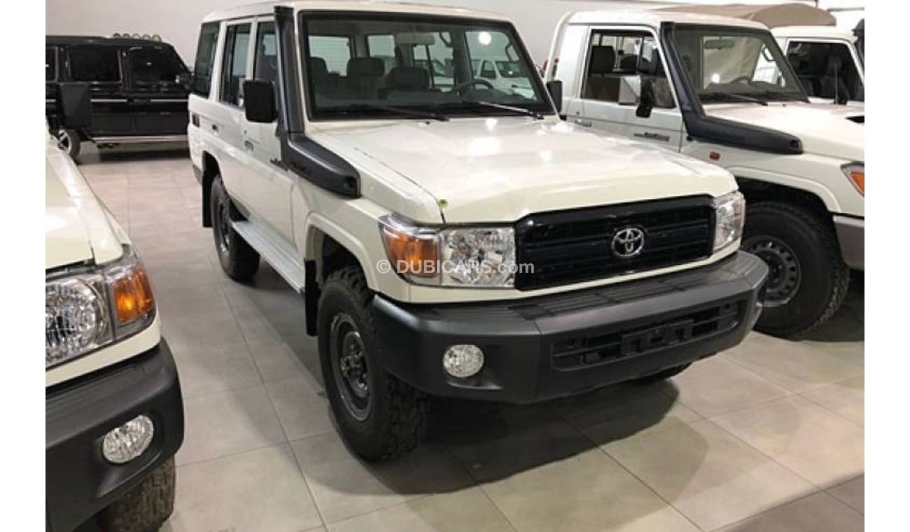 Toyota Land Cruiser Diesel 4.2L MT Hardtop HJ76 V6 5 Doors 10 Seater!