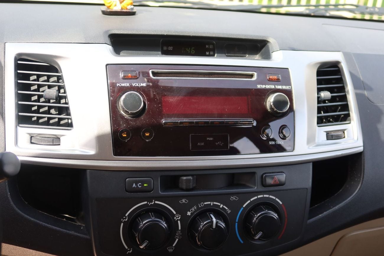 تويوتا فورتونر SR5 2.7L