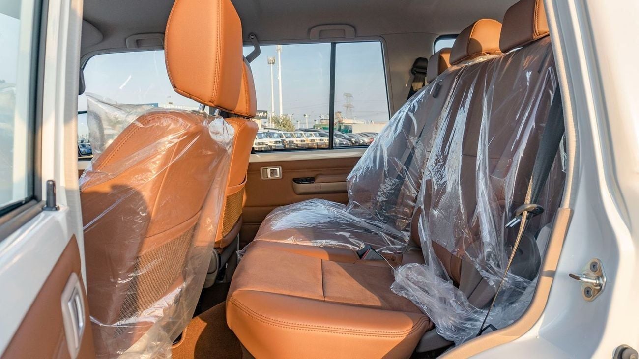 تويوتا لاند كروزر 70 LX 2.8L  2025 Toyota Land Cruiser 76 2.8L AT Diesel Full Option (White)