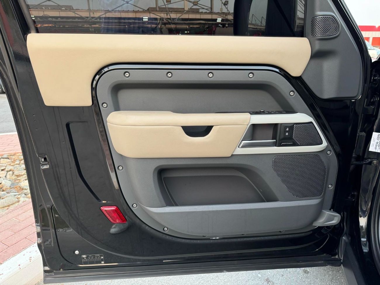 لاند روفر ديفندر 90 X-ديناميك HSE P400