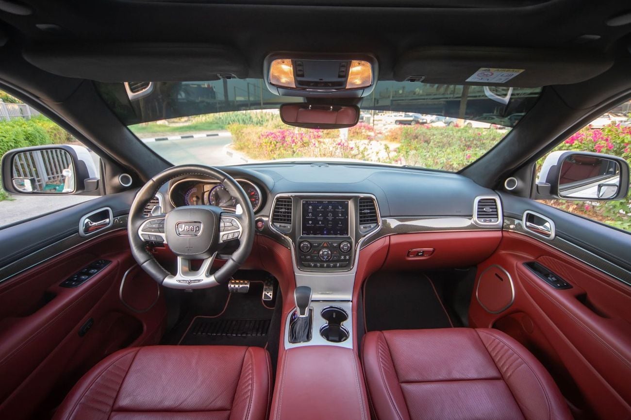 جيب جراند شيروكي Trackhawk 6.2L