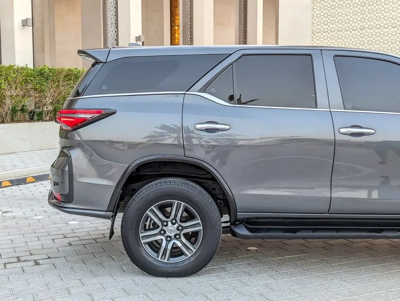 Toyota Fortuner EXR FACELIFTED V4 2.7L GCC IN EXCELLENT CONDITION