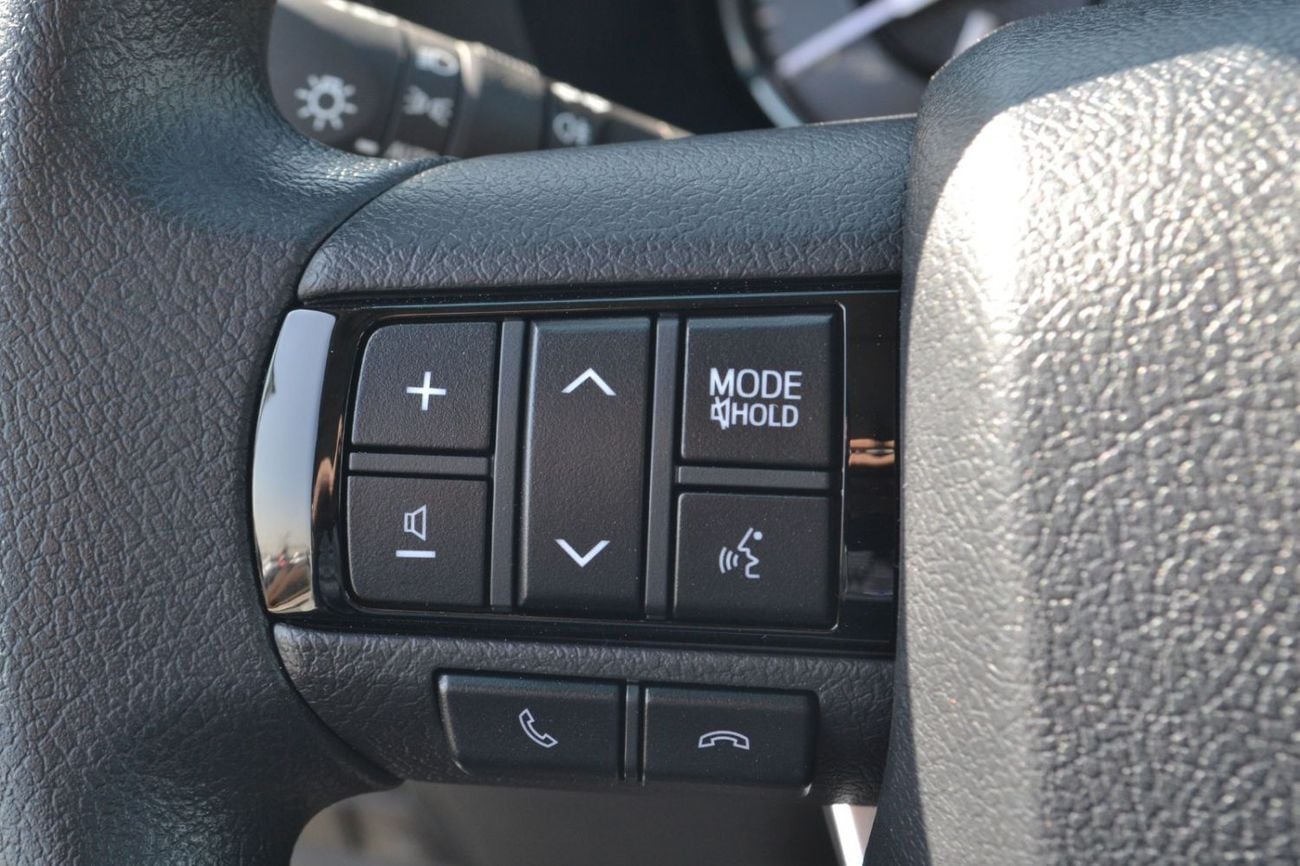 Toyota Hilux SR5 (NON GCC) 4x4 2.7L MT Petrol SR5
