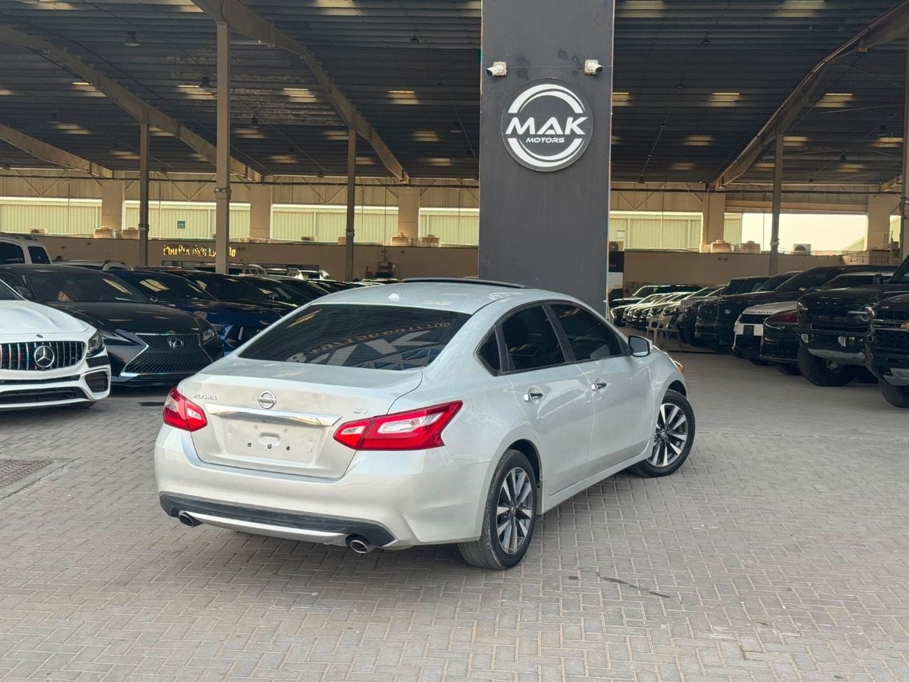 نيسان ألتيما SV 2.4L V4 /SUNROOF / CRUISE CONTROL / SCREEN / LED HEADLIGHTS