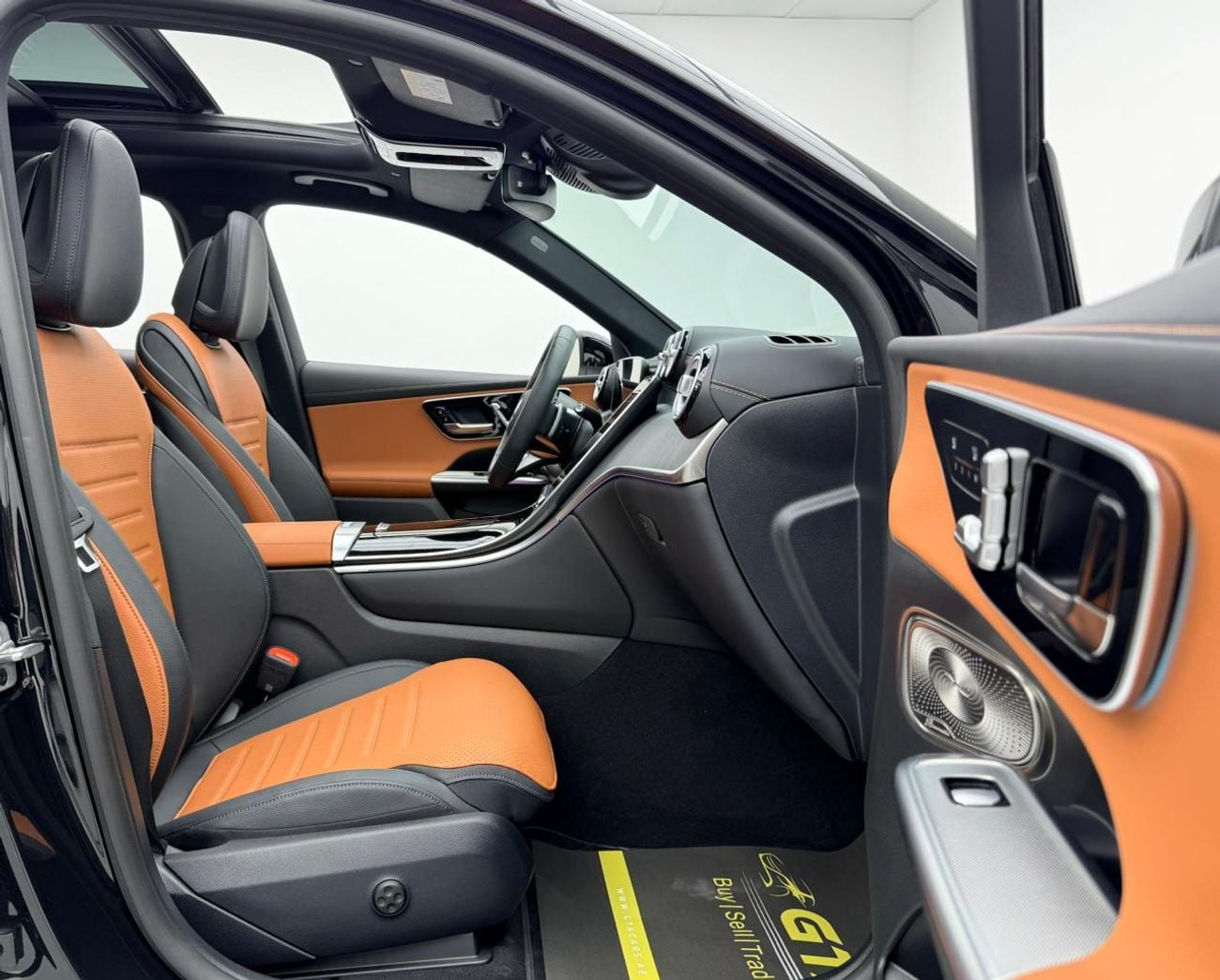 Mercedes-Benz GLC 200 2025 Mercedes Benz GLC200 Premium Plus, 5 Years MB Warranty, Very Low Km, Fully Loaded, GCC