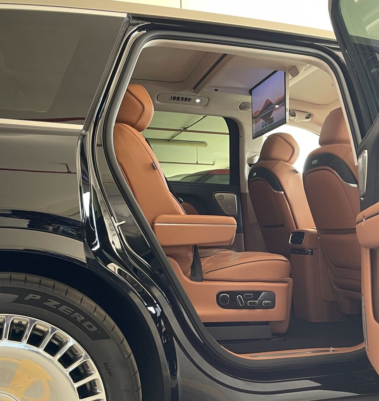 Voyah Taishan 1.5L- 4CYL HYBRID.ELECTRIC RANGE 370 AND COM.RANGE 1,400KM