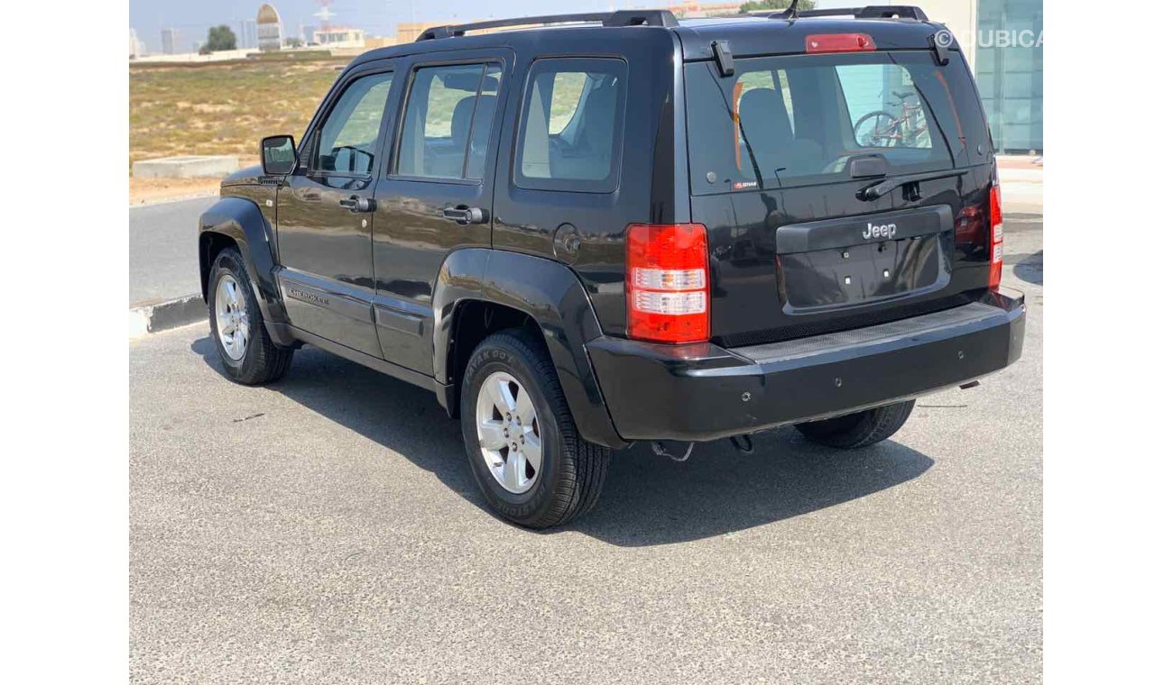 Jeep Liberty Geep very good condition 2011