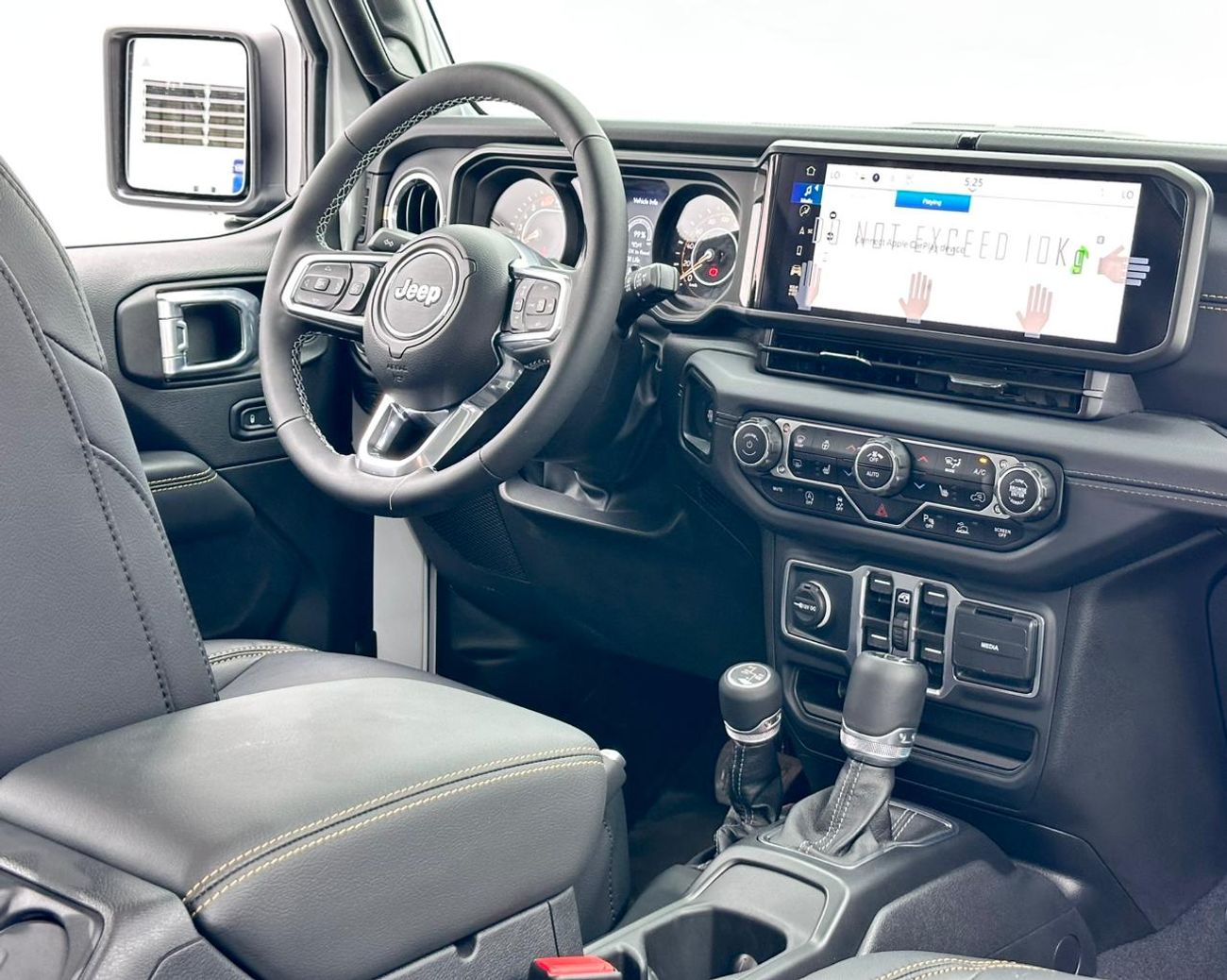 Jeep Wrangler Unlimited Sahara 2.0L A/T 2025 Jeep Wrangler Unlimited Sahara, Brand New, 3 Year Jeep Warranty, Exce