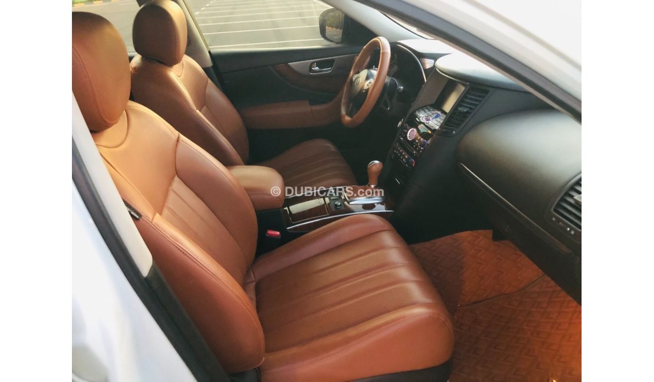 Used Infiniti FX35 MODEL 2012 GCC CAR PREFECT CONDITION INSIDE AND