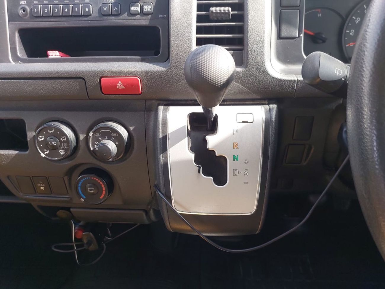 تويوتا هاياس TOYOTA HIACE VAN RHD 2015 MODEL 2.7L PETROL AUTOMATIC(PM55169)