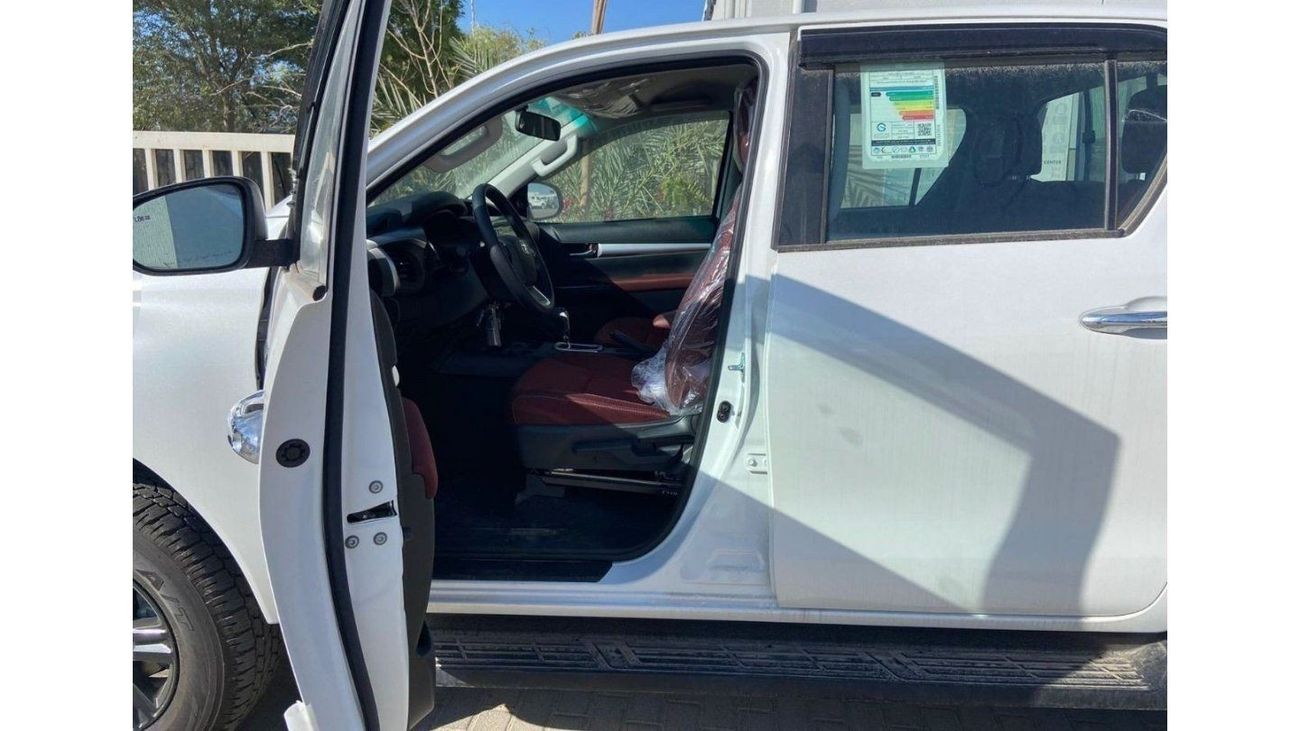 تويوتا هيلوكس DC DIESEL 2.4L 4x4 6AT FOR EXPORT