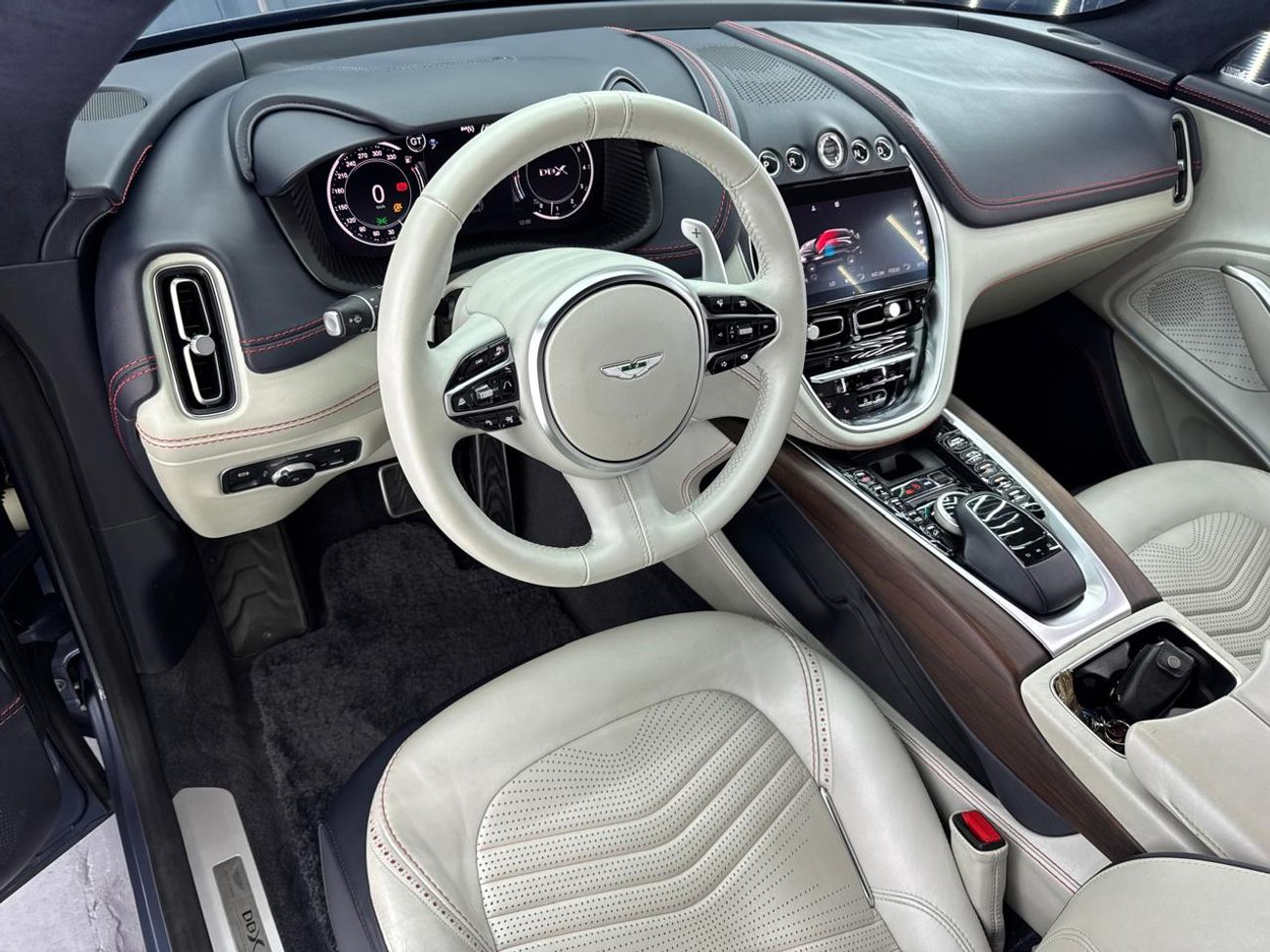 أستون مارتن DBX 2021 Aston Martin DBX 505, Feb 2027 Aston Martin Warranty, Fully Loaded, Very Low Kms, GCC