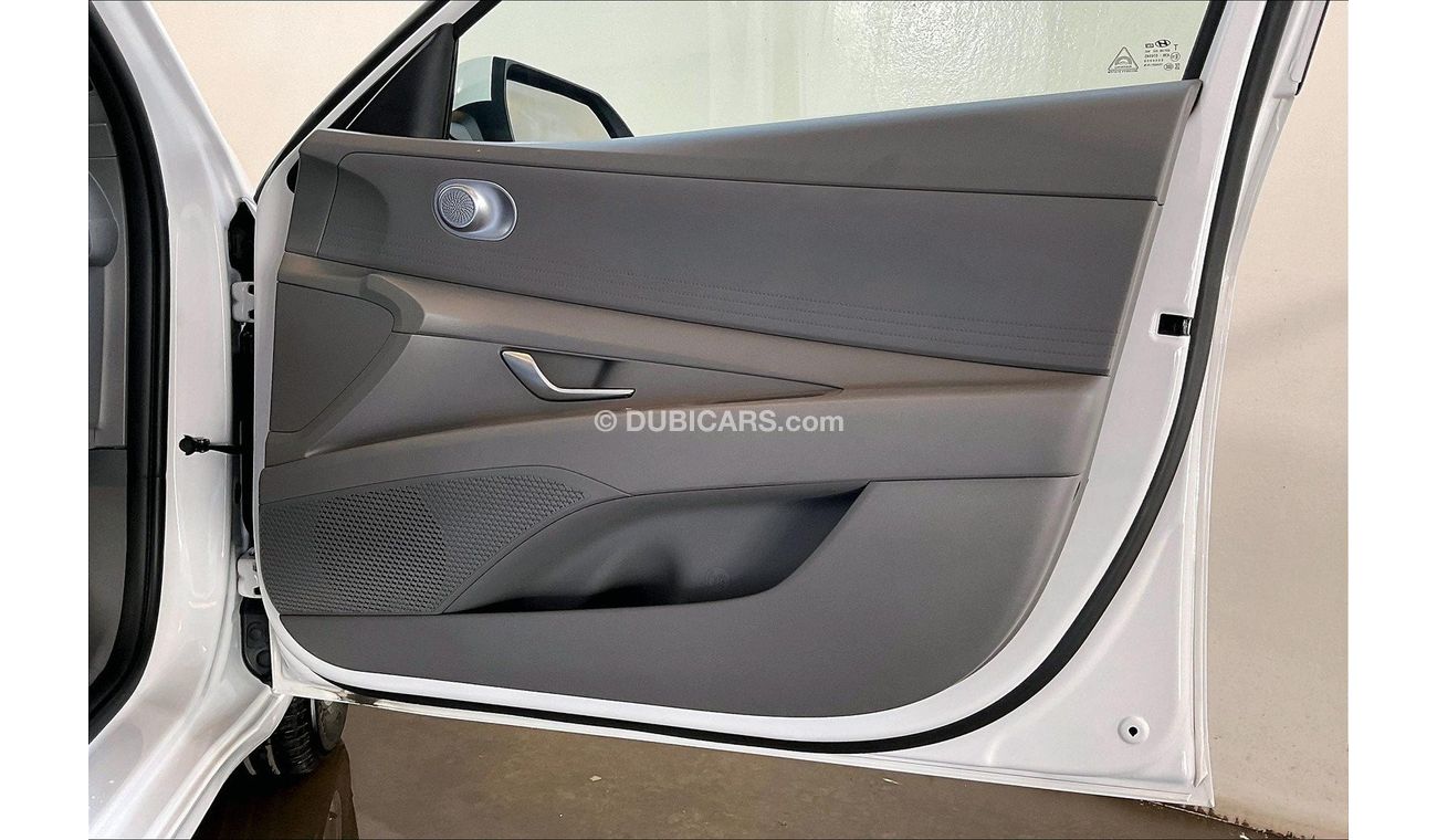 Hyundai Elantra Smart