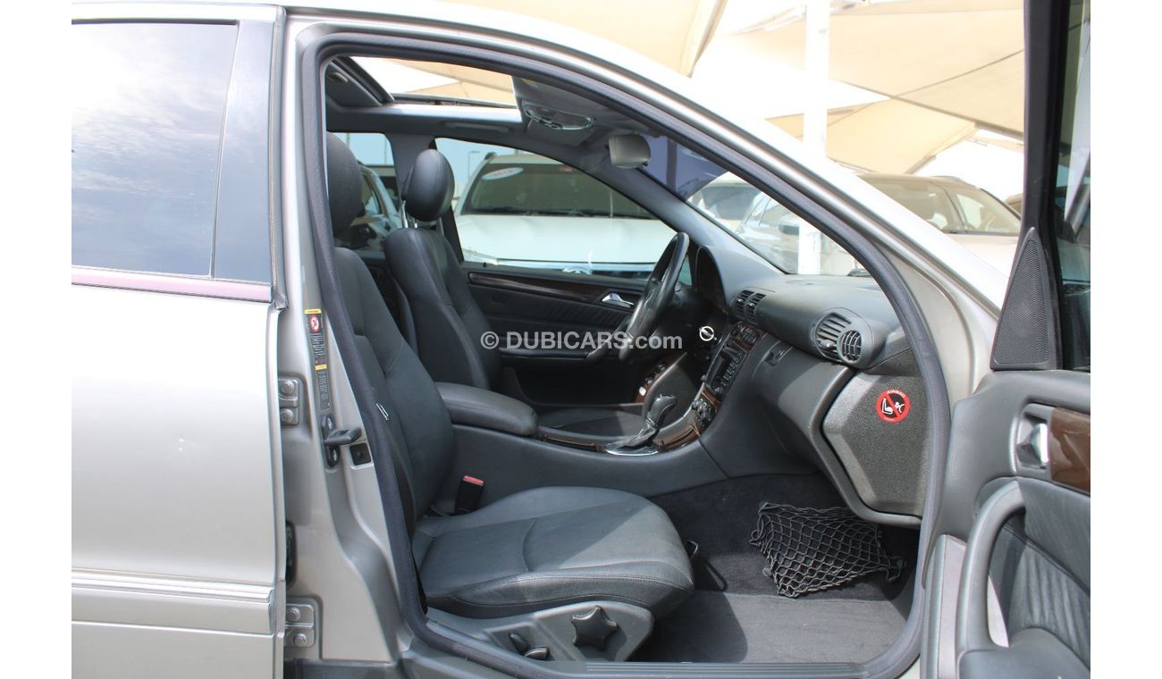 Mercedes-Benz C 200 ACCIDENTS FREE - GCC - PERFECT CONDITION - ELEGANCE - FULL OPTION - ENGINE 1800 CC