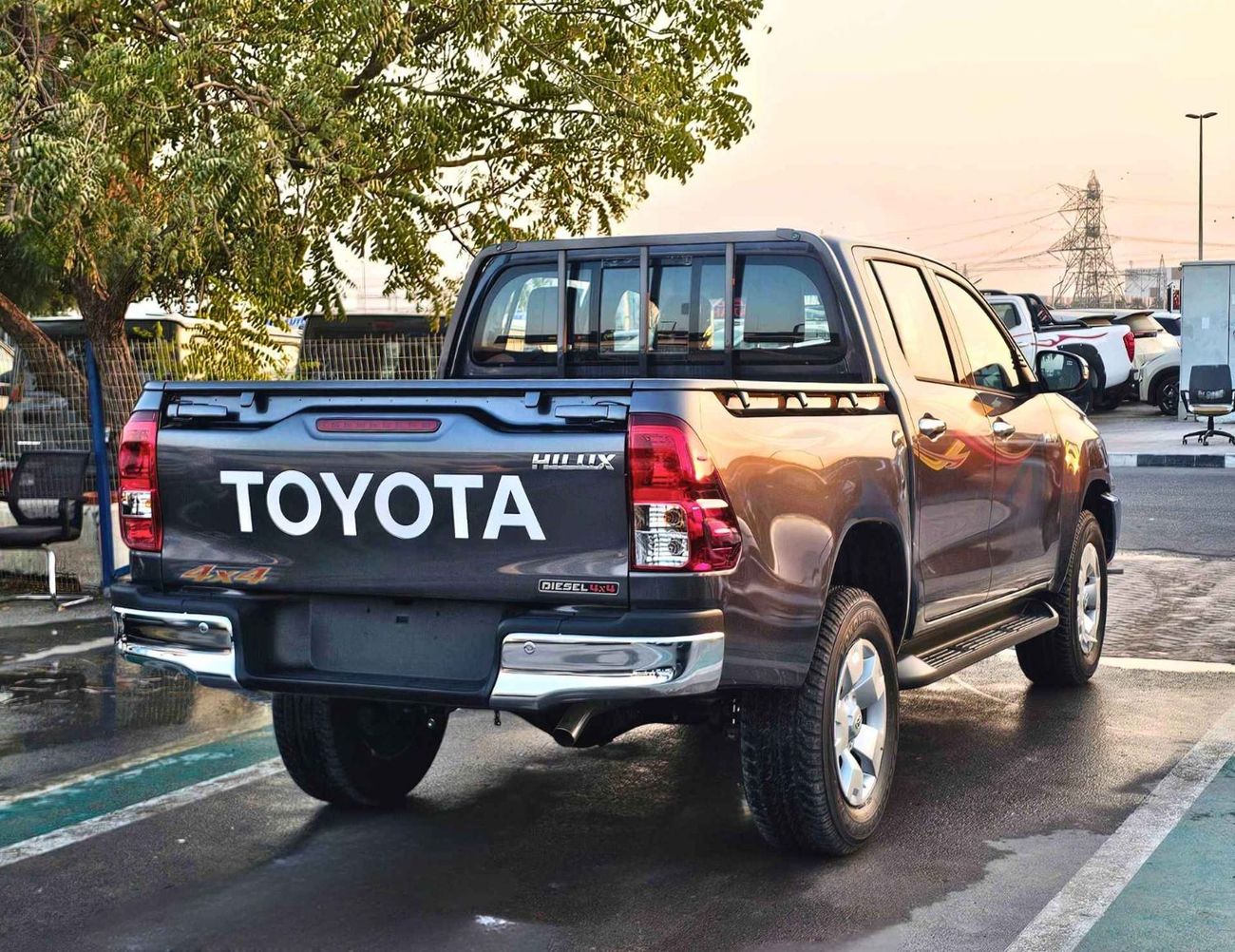 Toyota Hilux WIDE BODY / 2.4L DIESEL M/T 4WD/ LARGE DVD, 3 ABG, FR+RR CHROME BUMPERS, COOL BOX / CODE # HDMH