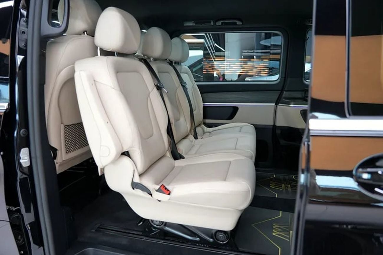 Mercedes Benz V300 Mercede-Benz V 300 AVANTGARDE | GCC 0km | Agency Warranty | 360 View | 64 colors Ambeint Lights