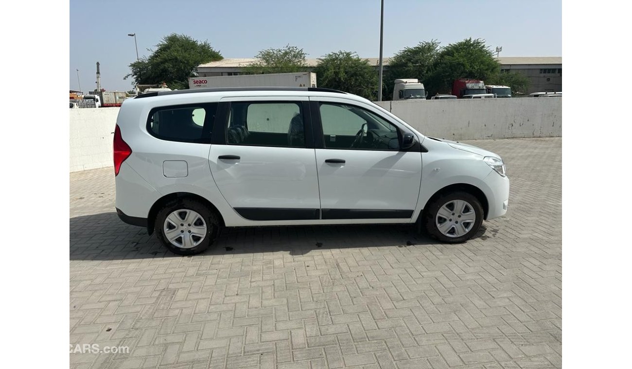 Renault Lodgy Renault Lodgy Minivan 2WD Zen 1.5L Turbo Diesel 5-Speed MT 7-Seater