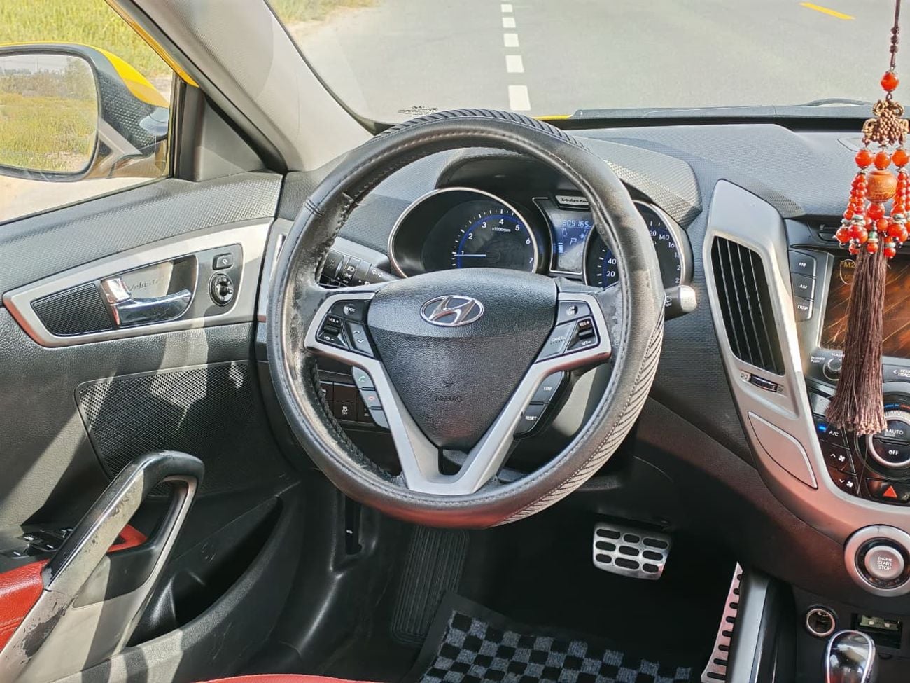 هيونداي فيلوستر TOP Hyundai Veloster 2013 | GCC Specs | Well Maintained Compact Hatchback