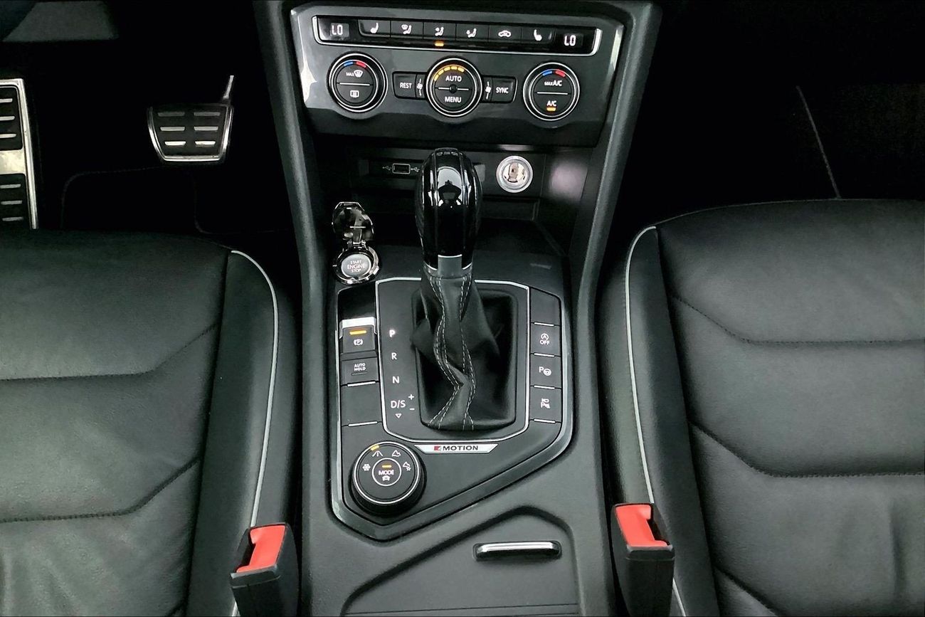 Volkswagen Tiguan R-Line | Guaranteed Warranty | 0 Down Payment