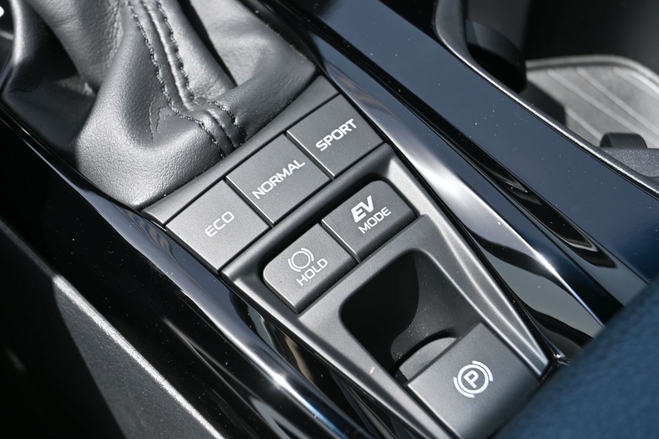 Toyota Camry Toyota Camry LE 2.5L Hybrid, Model 2025, Color White