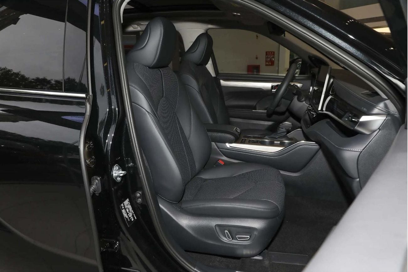 Toyota Highlander ,4WD, JBL, PANORAMIC ROOF, CHINESE SPECS - MODEL 2026