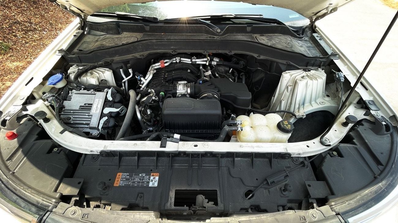 فورد إكسبلورر Base 100A 3.3L 4WD || 24 Months Agency Warranty || Complete service history available