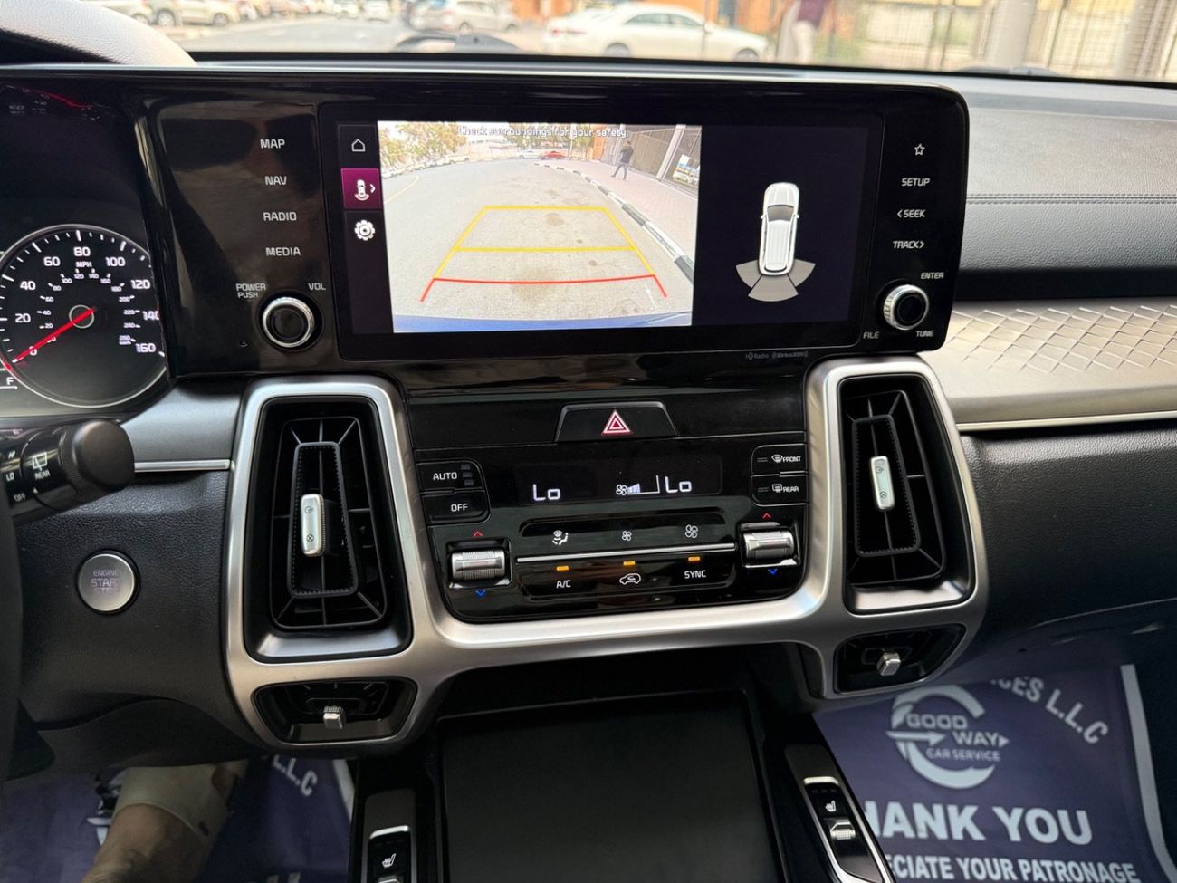 كيا سورينتو 2.5L LX (RWD)