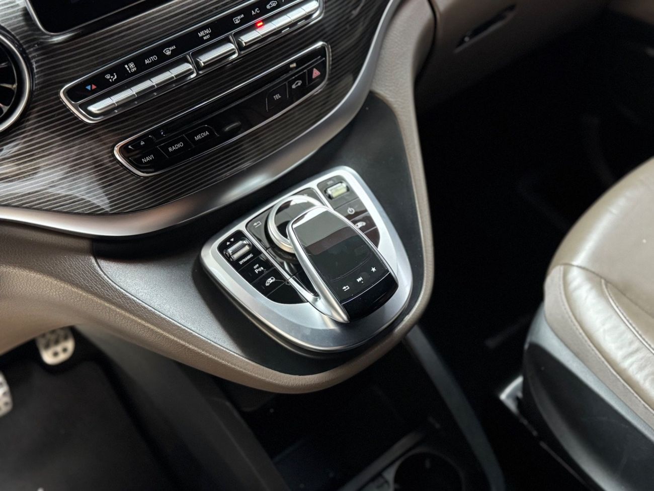 مرسيدس بنز V 250 Std 2.1L