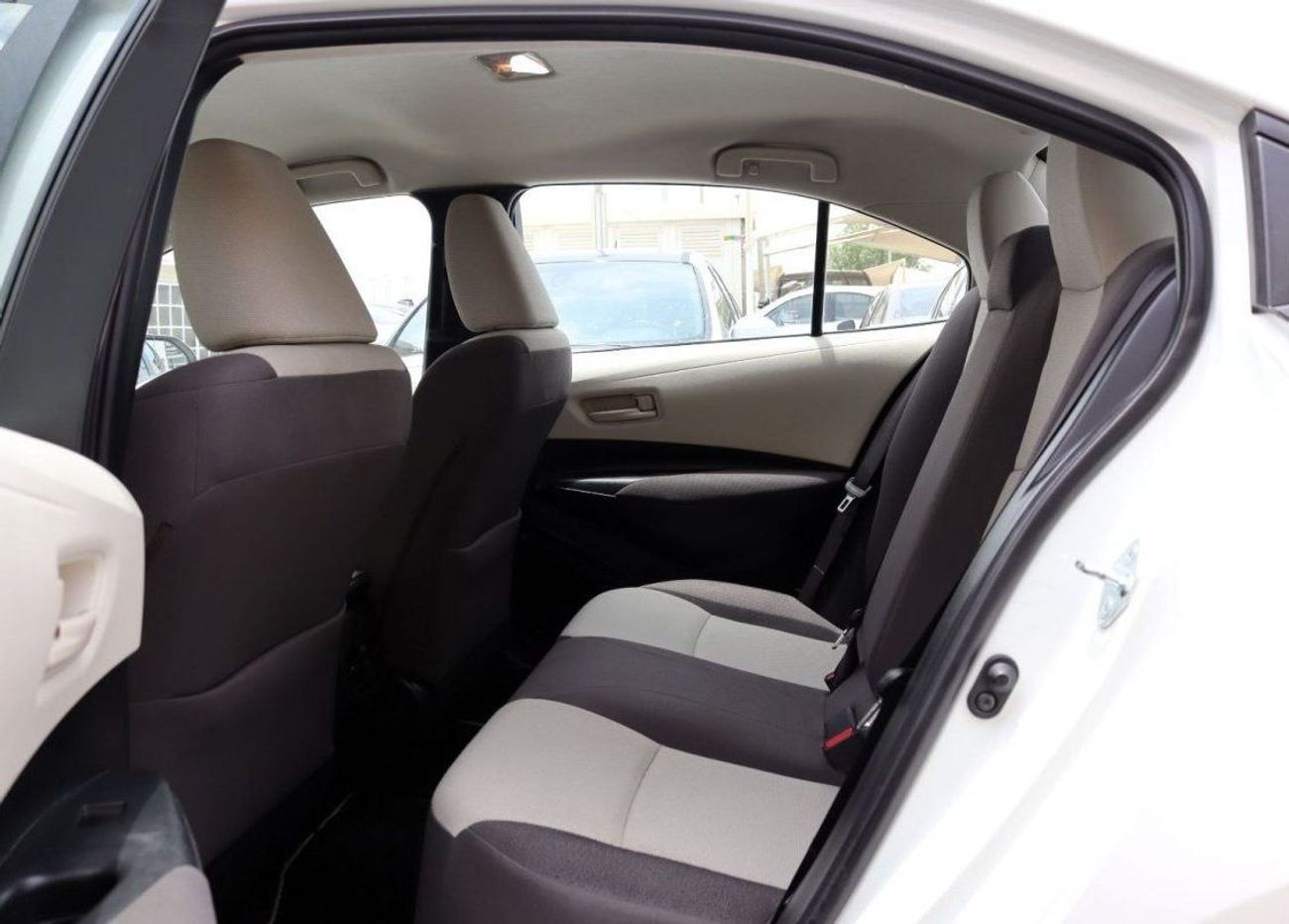 تويوتا كورولا تويتا كورولا -2021 - خليجى - بدون حوادث- 1.6XLI- ممشى قليل - بحاله ممتازه فى الداخل والخارج