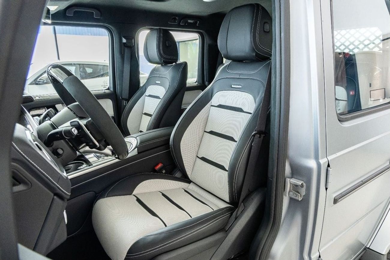 Mercedes-Benz G 63 AMG Mercedes-Benz G 63 AMG - Special Color - Carbon Fiber - 22 Maybach Alloy Wheels  2025 Facelift