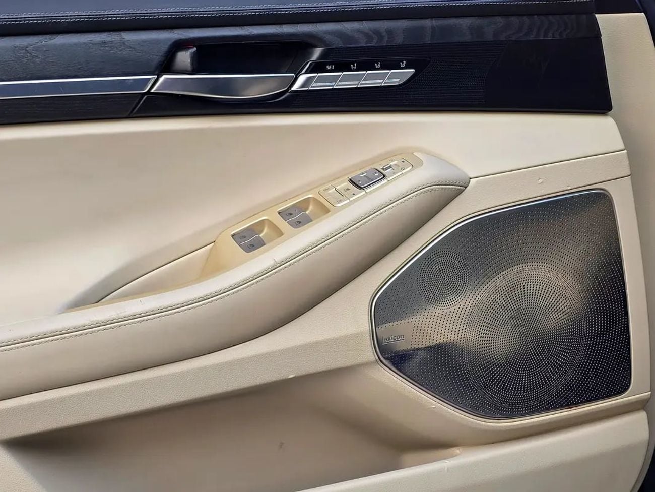 Genesis G90 Pristine Luxury - American Specs - Fully Loaded