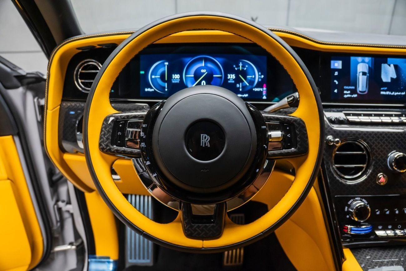 رولز رويس كولينان Rolls Royce cullinan  2025 GCC  Warranty and service AGMC  Black badge  2,900 km