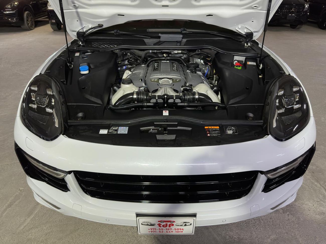 Porsche Cayenne Turbo S 4.8L (570 HP) 2016 | FULL SERVICE HISTORY | CARBON CERAMIC BRAKES (PCCB) | FULL SPEC!