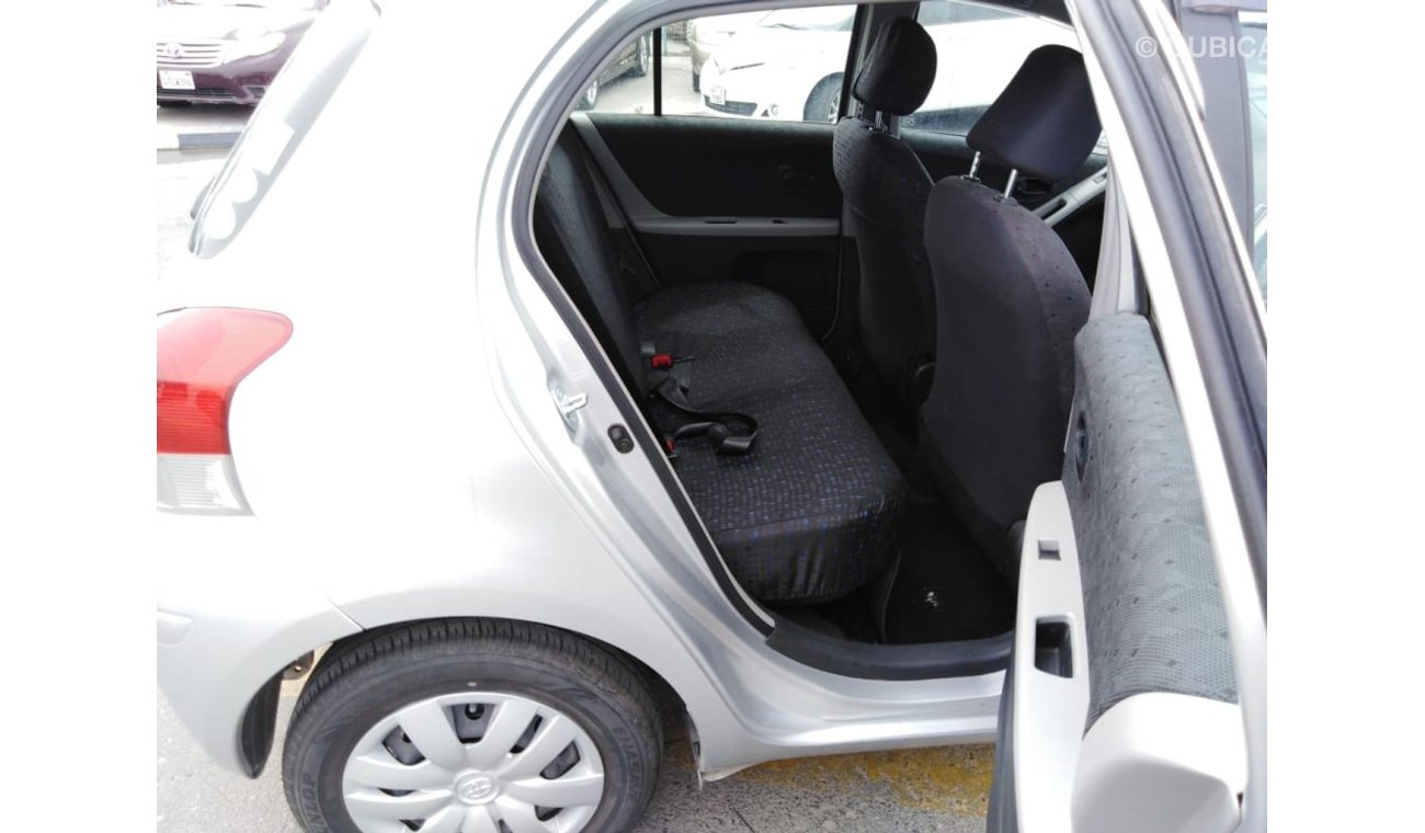 تويوتا فيتز Toyota Vitz RIGHT HAND DRIVE (Stock no PM 518 )