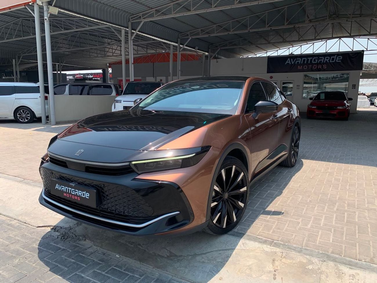 Toyota Crown PLATINUM