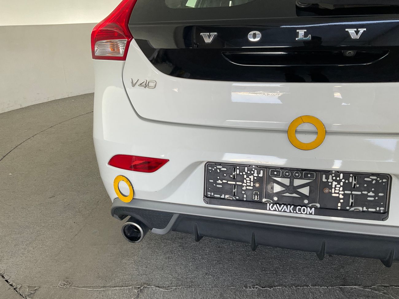 Volvo V40 T3 R-Design | upto AED 20,000 Ramadan Discount | Guaranteed Warranty | 0 Down Payment