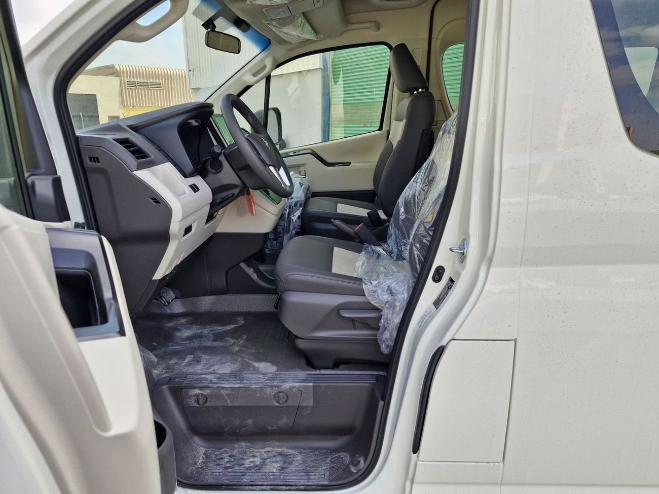 تويوتا هاياس Toyota Hiace 3.5 AT 2026 full option with automatic door
