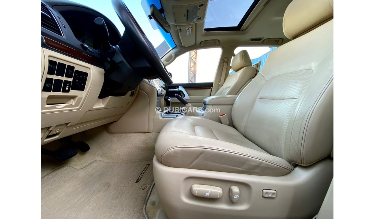 Toyota Land Cruiser GXR V8 5.7