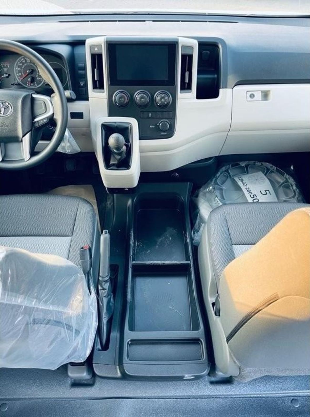 تويوتا هاياس 3.5L V6 High Roof Mid Option DX Manual 2026 model