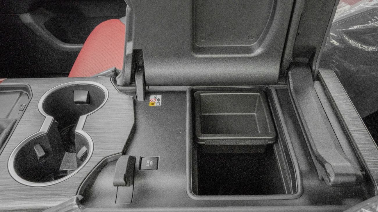 Toyota Land Cruiser 2026 Toyota Land Cruiser VXR 3.5L AT Petrol (Saudi Specs) Black