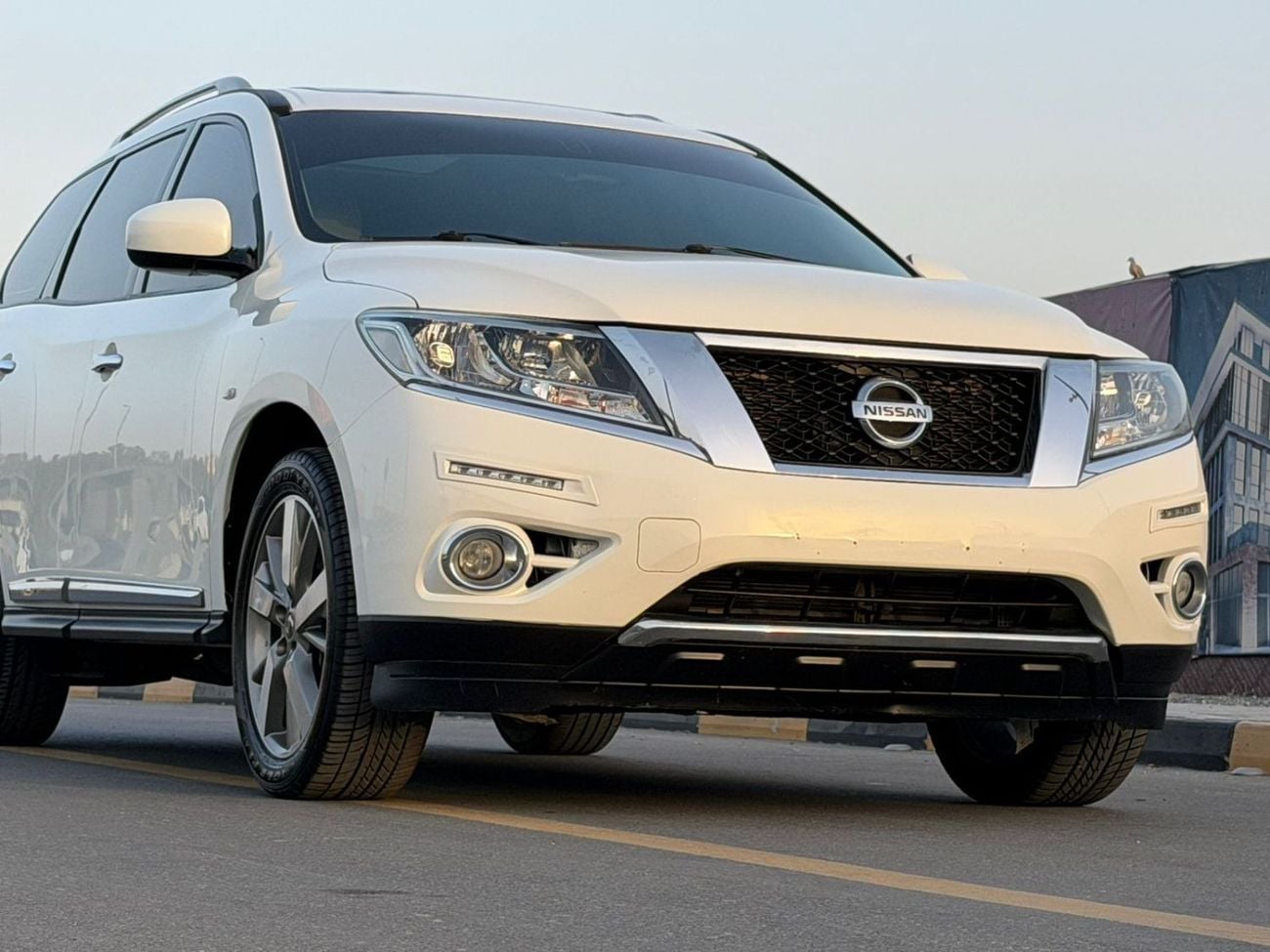 Nissan Pathfinder GCC spec, full options, panoramic sunroof