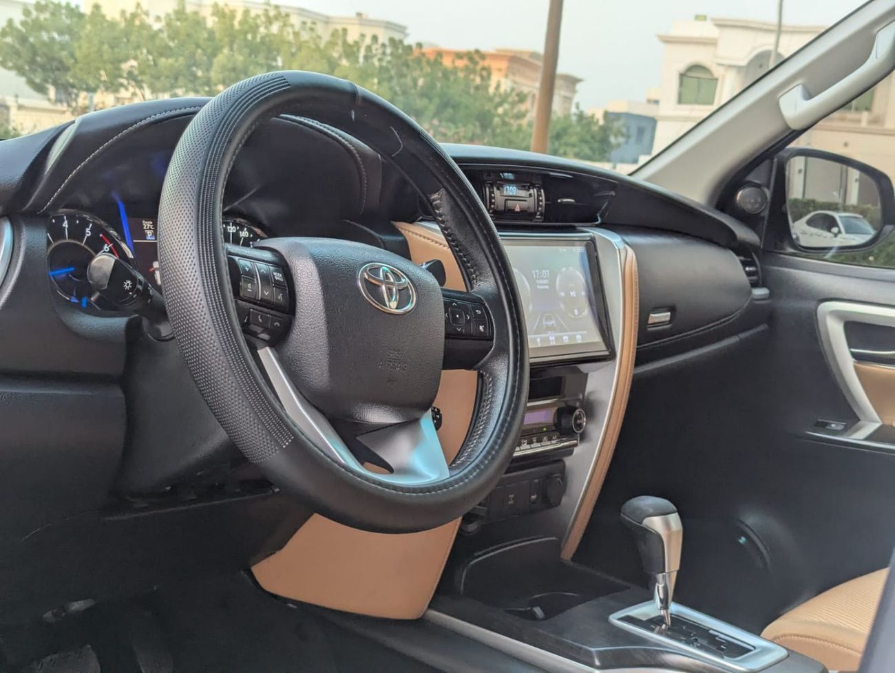 تويوتا فورتونر Toyota Fortuner 2016 LHD petrol engine 2.7 Gcc specs white