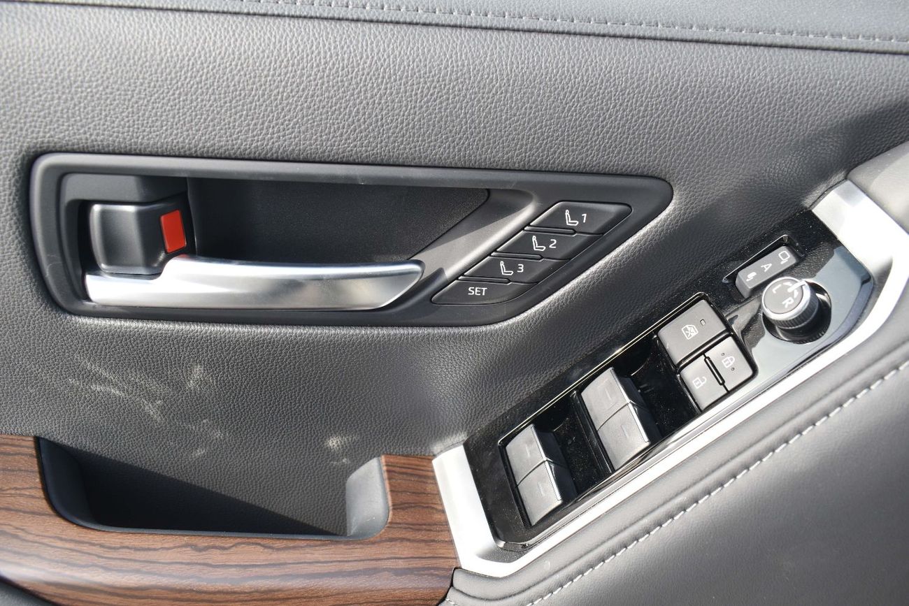 Toyota Land Cruiser VX 3.5L HYBRID