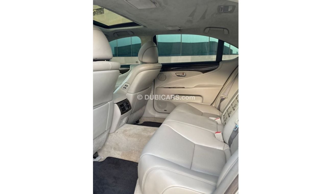 لكزس LS 460 لكزس LS460 L موديل : 2010  الممشى: 182.000 ميل  السعر : 26000 درهم وارد امريكا فل اوبشن رقم 1 بدون ح