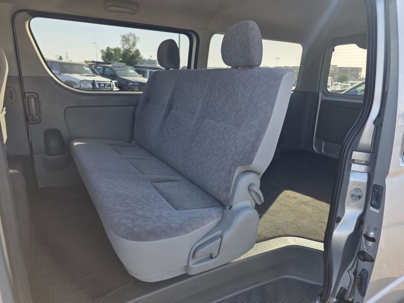 Toyota Hiace TOYOTA HIACE VAN RHD 2006 MODEL 2.0 L PETROL AUTOMATIC(PM36387)