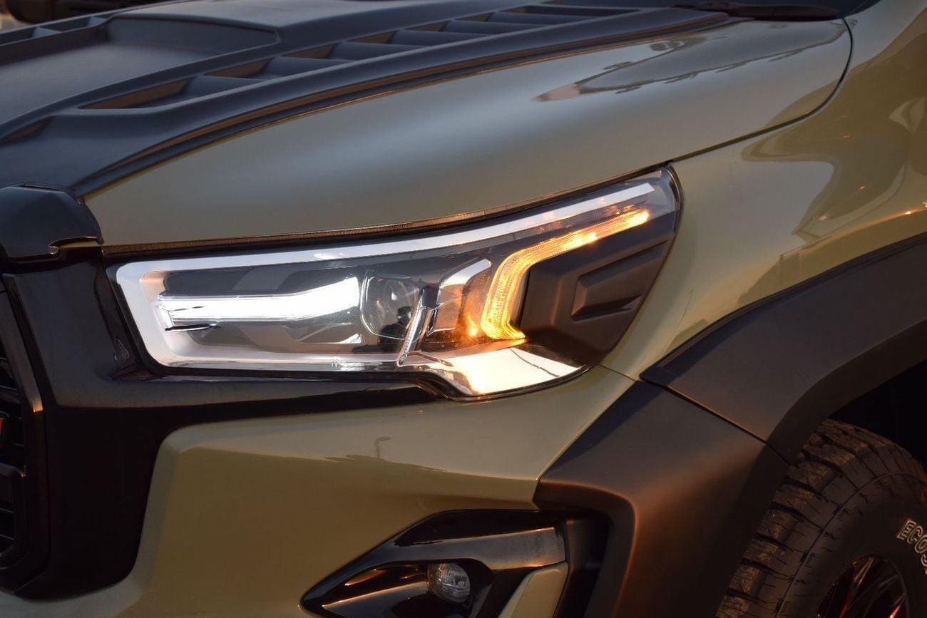 Toyota Hilux SGLX 4x4 Diesel 2.8L (Right Hand)